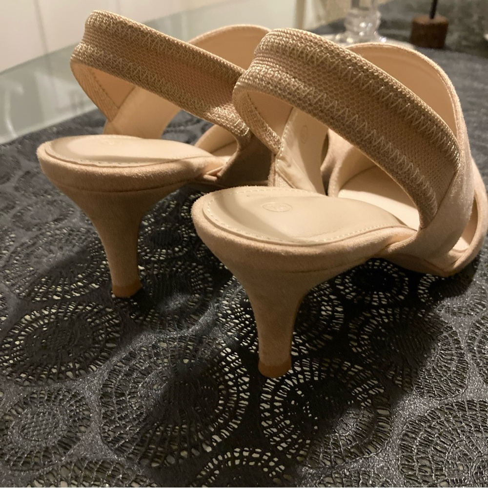 Beige Low Heel Pointy Toe Sling Back Pumps Shoes Sz 6 1/2 - Picture 3 of 7